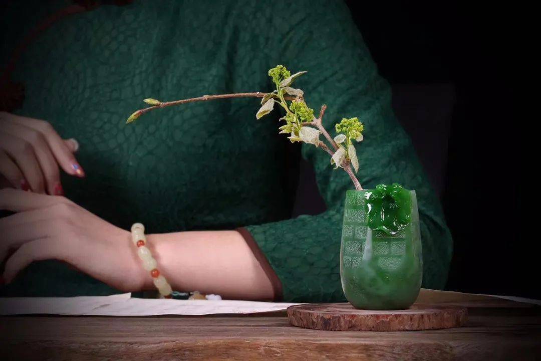 120万购入的无暇碧玉，竟还比不上带黑点的...  第4张