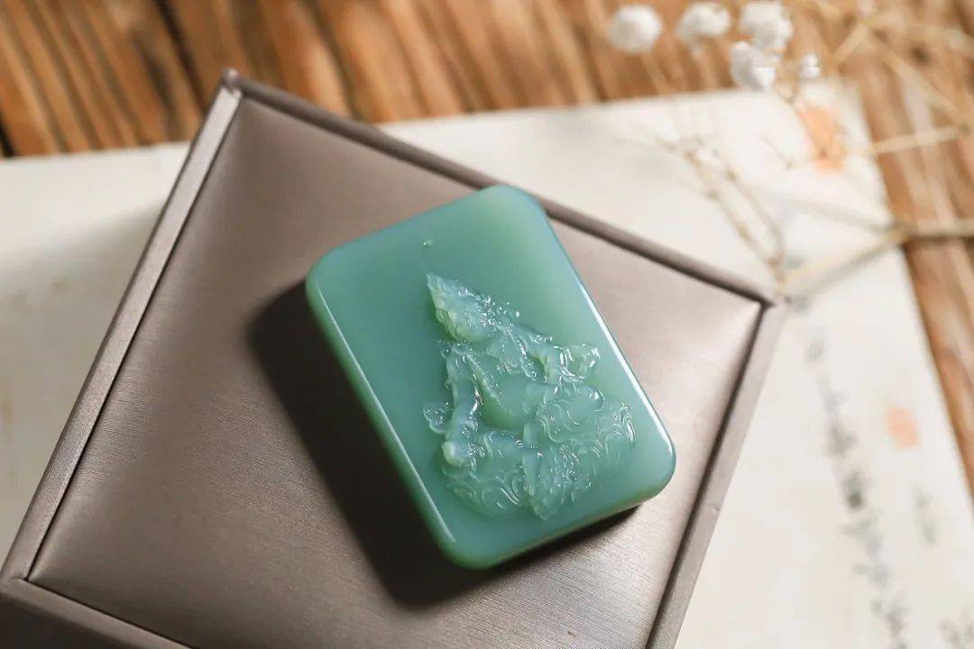 120万购入的无暇碧玉，竟还比不上带黑点的...  第8张