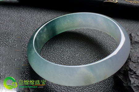 晴水翡翠价格 怎样选择晴水翡翠手镯  第2张