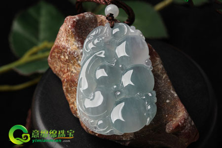 清洗翡翠能用热水吗？为何冬季的时分翡翠容易碎   第1张