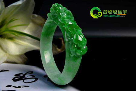 豆种翡翠手镯因何被顾客所喜欢  第2张