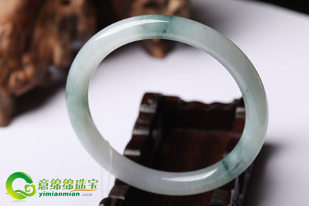 翡翠判定和购买时需求留意什么？  第1张