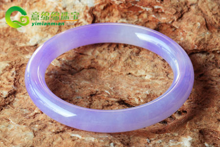 翡翠玉手镯的含义及来历  第1张