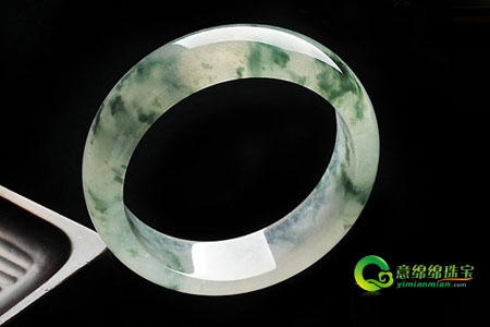 翡翠飘花是什么意思 飘花翡翠好吗?  第1张