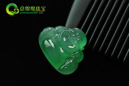佩带玉佛的优点 翡翠玉佛的效果  第2张