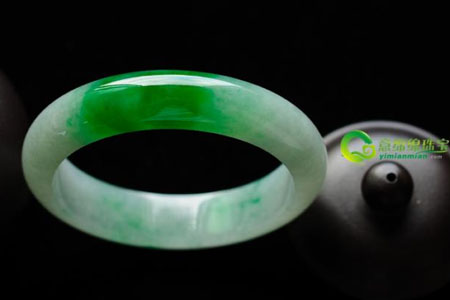 浅谈翡翠评价 黄金有价玉无价  第1张