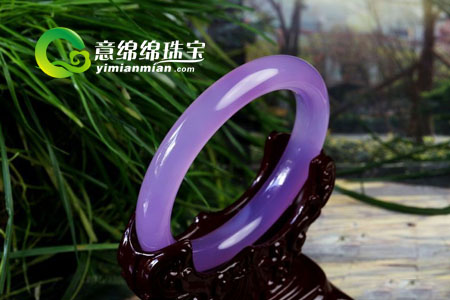紫罗兰翡翠的象征意义及价格  第1张