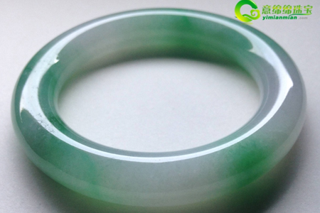 高级翡翠手镯有哪些规范？