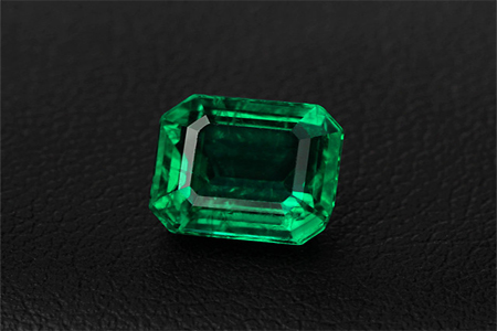 了解这些 不再把祖母绿和翡翠相提并论  第2张