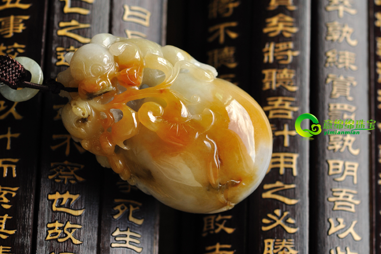 把玩中活络经络 选购翡翠把玩件的注意事项