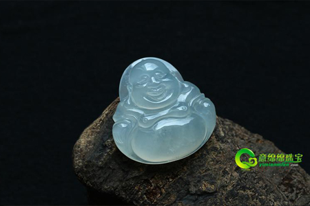 翡翠玉器见证了年月变迁 浅谈翡翠的前史价值