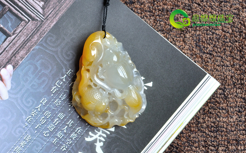 很多翡翠商人乘机抵达内比都 参与行将开盘的缅甸公盘