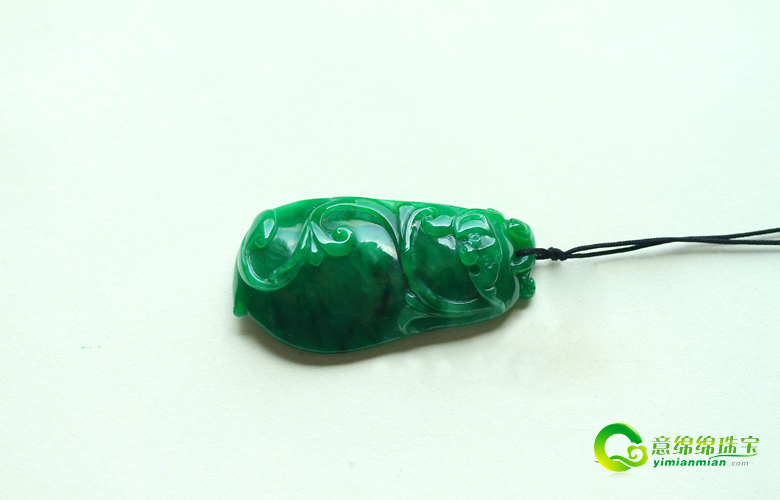 精品翡翠四季豆挂件 涵义着新的期望和新生命的开端  第2张