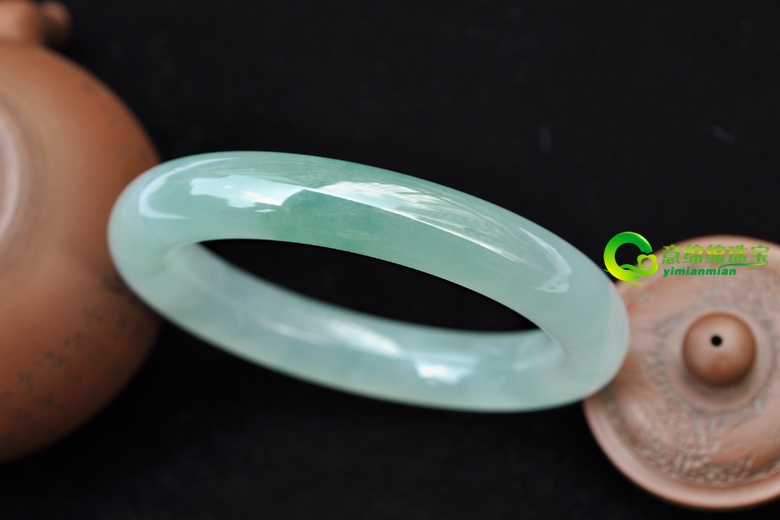 翡翠的身世之谜 浊世里的一代枭雄  第2张