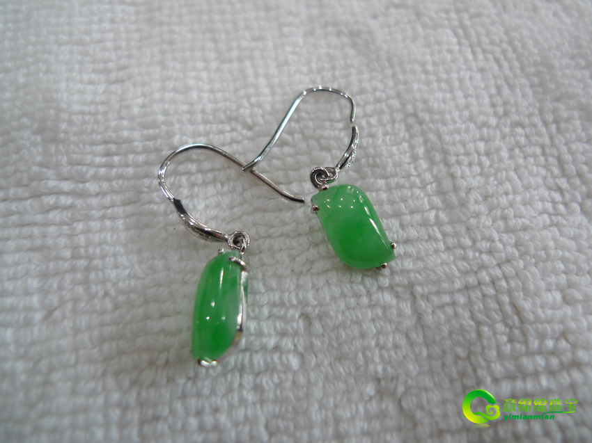 翡翠饰品 依据脸型挑选适宜自己的  第1张