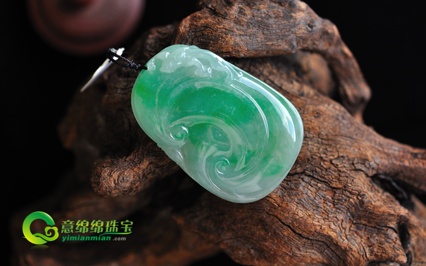 浅谈大自然的奇特产品翡翠的体现特征