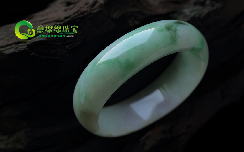 和您一同讨论关于翡翠那些五光十色的色彩  第1张