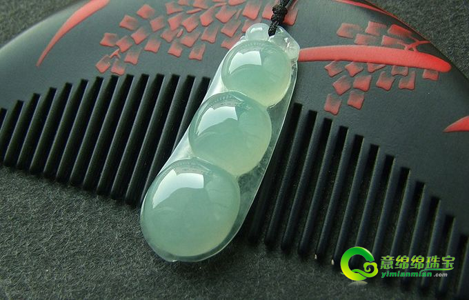 浅谈关于老坑冰种翡翠吊坠的保养小窍门