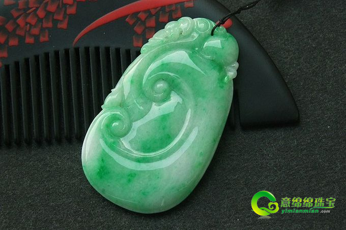介绍翡翠满意 现代玉雕饰品中一种特别的吉祥物（一）