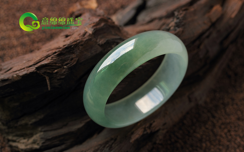专家总结五点翡翠手镯保养知识