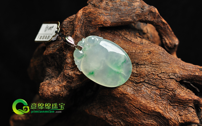 翡翠挂件怎么佩带最有范 教您佩带翡翠挂件技巧  第2张