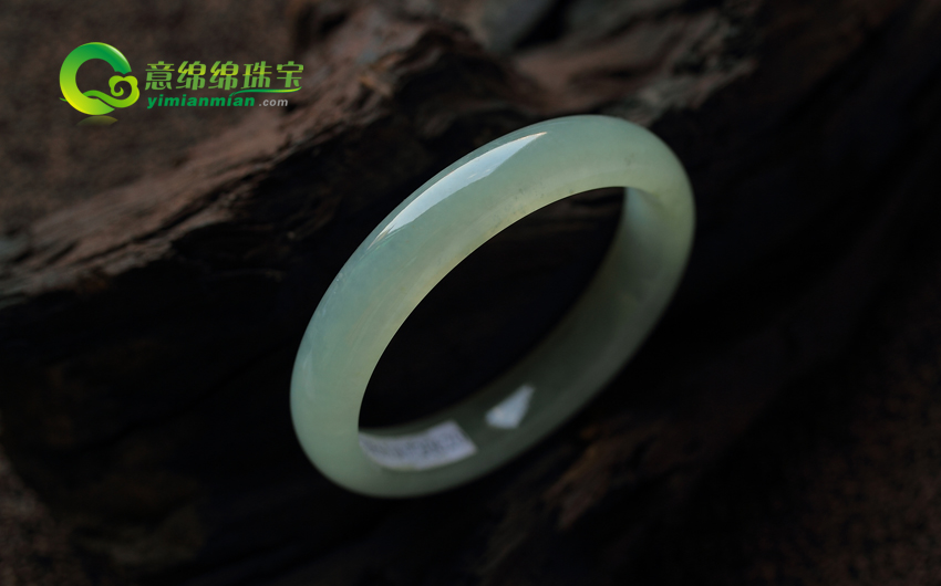 购买翡翠要知根知底 冰种翡翠手镯相关状况介绍  第2张