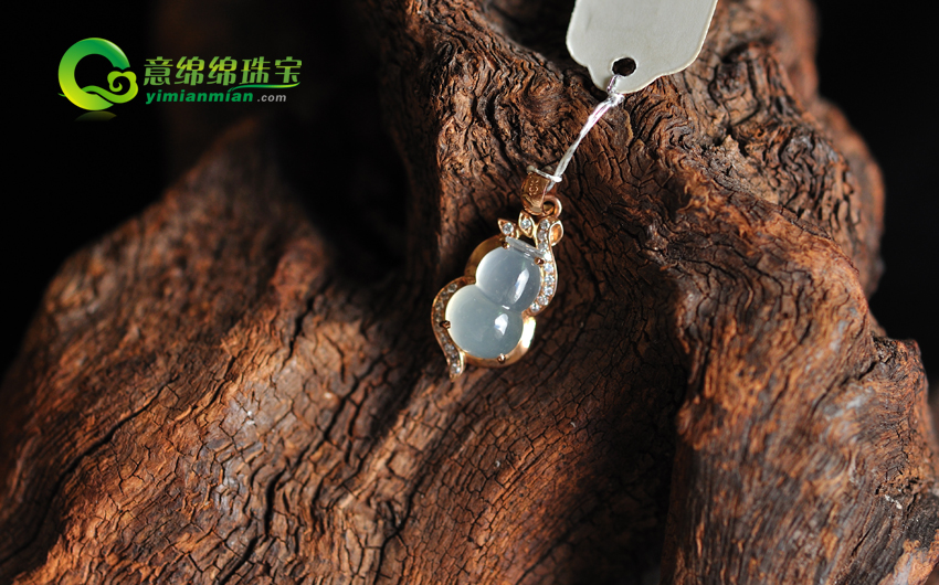 冰种翡翠挂件保养诀窍 冰种翡翠挂件如何来清洗  第2张