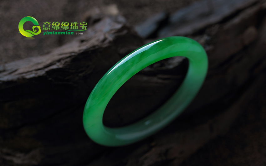 细数极品翡翠手镯的极品之处 翡翠手镯的价格有哪些部分组成  第1张