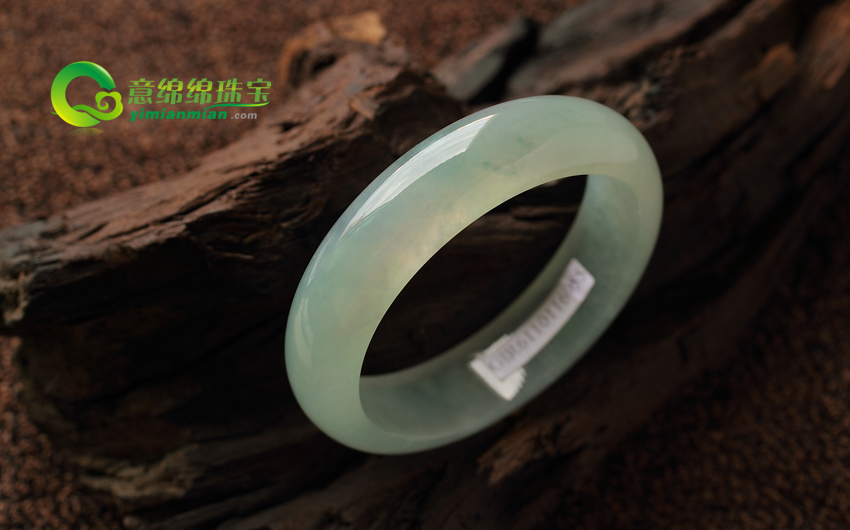 质量完美种水俱佳翡翠饰品 涵义吉利让人爱不释手  第1张