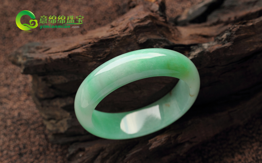 解析a货冰种翡翠手镯对女人的不同含义  第1张
