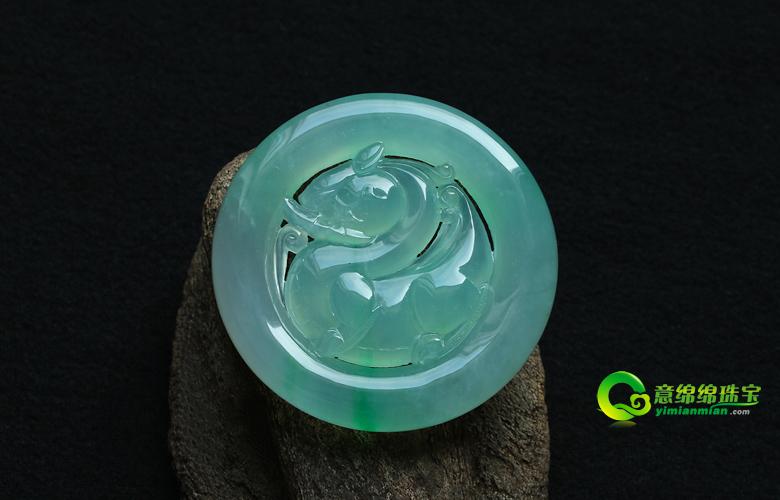 翡翠玉吊坠按什么来分类 怎样来选择 日常怎样来保护它  第2张