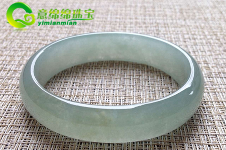 翡翠手镯带证书真的可信吗 教你怎么看翡翠手镯鉴定证书的真假  第1张