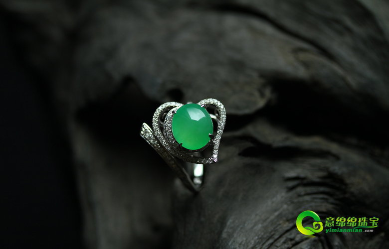 翡翠戒指贵吗 要多少钱 翡翠戒指的价格要怎样算  第2张