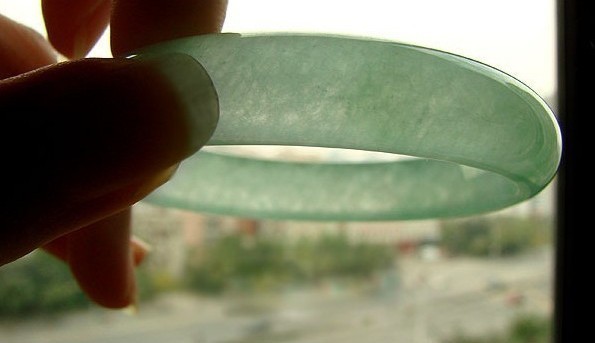 翡翠手镯B货是怎么样的 假货翡翠手镯B货的特色有哪一些  第3张