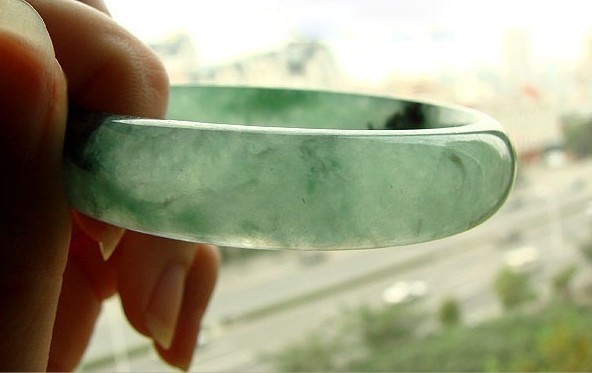 翡翠手镯B货是怎么样的 假货翡翠手镯B货的特色有哪一些  第4张