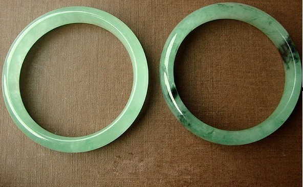 翡翠手镯B货是怎么样的 假货翡翠手镯B货的特色有哪一些  第1张