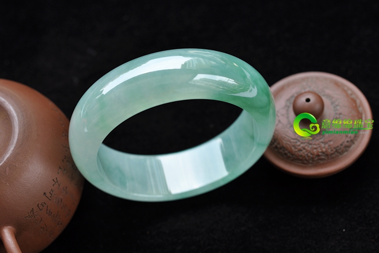 揭秘翡翠手镯C货的染色法 学习怎样简易的辨别翡翠手镯C货  第2张