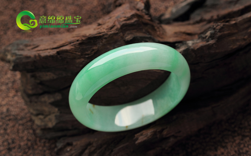 怎么知道翡翠的色彩 了解翡翠色彩的均匀程度  第2张