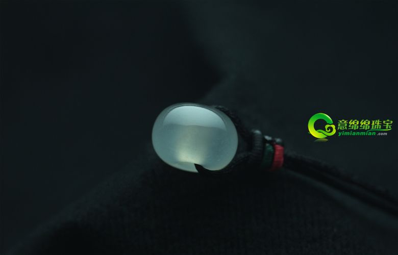 翡翠路路通挂件的来历 了解翡翠路路通的涵义  第2张