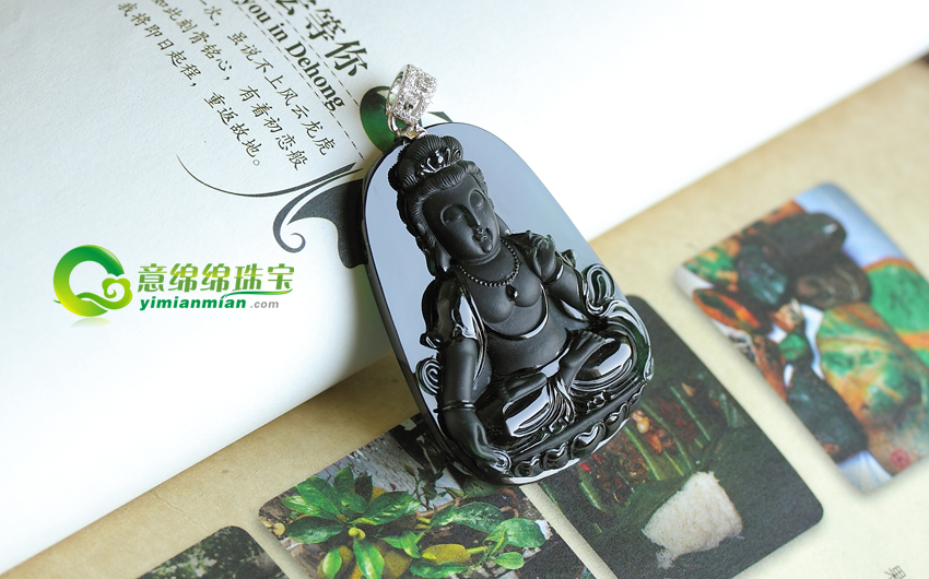 浅谈墨翠的色彩与质地 墨翠的雕工以及墨翠的雕琢图画涵义  第1张