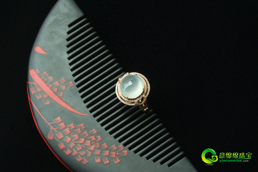 怎么看翡翠的水头 水头对翡翠色彩的影响  第2张