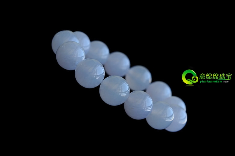 石榴石 石榴石是什么 石榴石和翡翠有什么区别  第2张