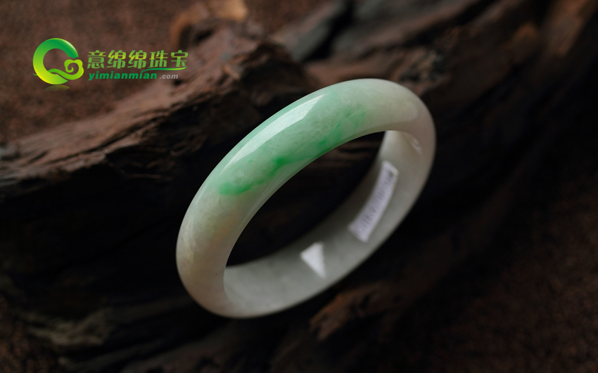 糯种翡翠 糯种翡翠有什么特色 糯种翡翠首饰  第2张