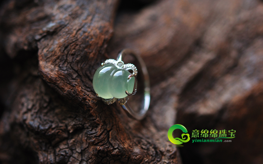 翡翠的绿色变化无常  第3张