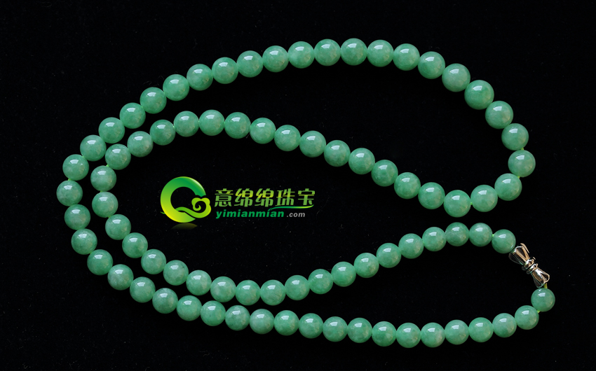 怎样选择合适自己的翡翠项圈 翡翠项圈该怎么选择购买  第1张