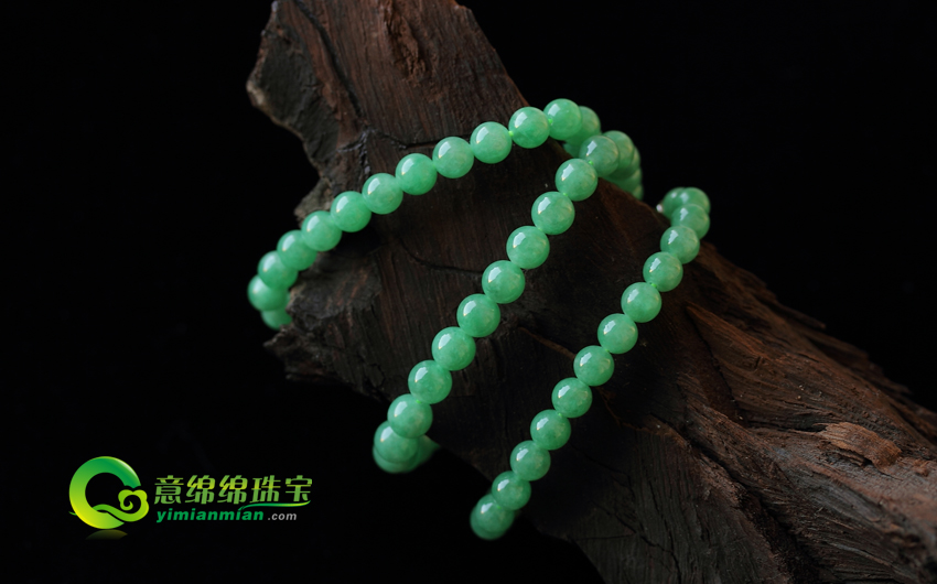 怎样选择合适自己的翡翠项圈 翡翠项圈该怎么选择购买  第2张