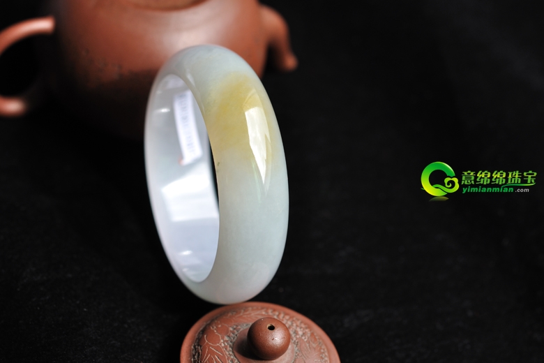 翡翠常识 哪些因素影响翡翠的好坏 哪些宝石与翡翠的色彩相同  第2张