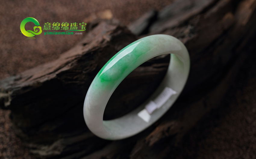 翡翠的绺裂是什么 什么是翡翠的玉纹 它们的差异在哪