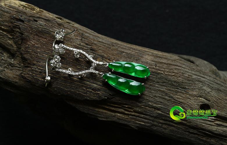 想知道自己的脸型合适哪种翡翠饰品吗 看这儿让你一览无余  第2张