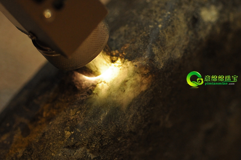 翡翠国际中的赌石技巧  第1张